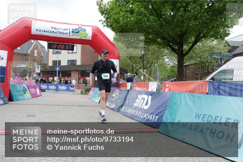 10.05.2026 - 8. Wedeler Halbmarathon Yannick Fuchs http://msf.ph/oto/9733194 10.05.2026 12:28:35 Ziel 206, 210, 578 meine-sportfotos.de