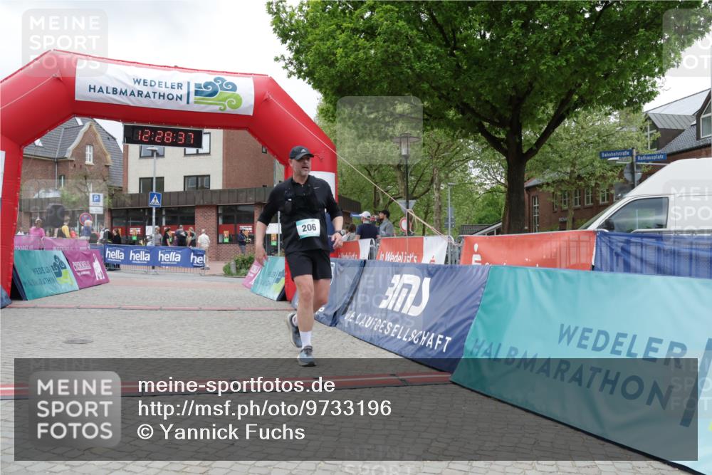 10.05.2026 - 8. Wedeler Halbmarathon Yannick Fuchs http://msf.ph/oto/9733196 10.05.2026 12:28:35 Ziel 206, 210, 578 meine-sportfotos.de