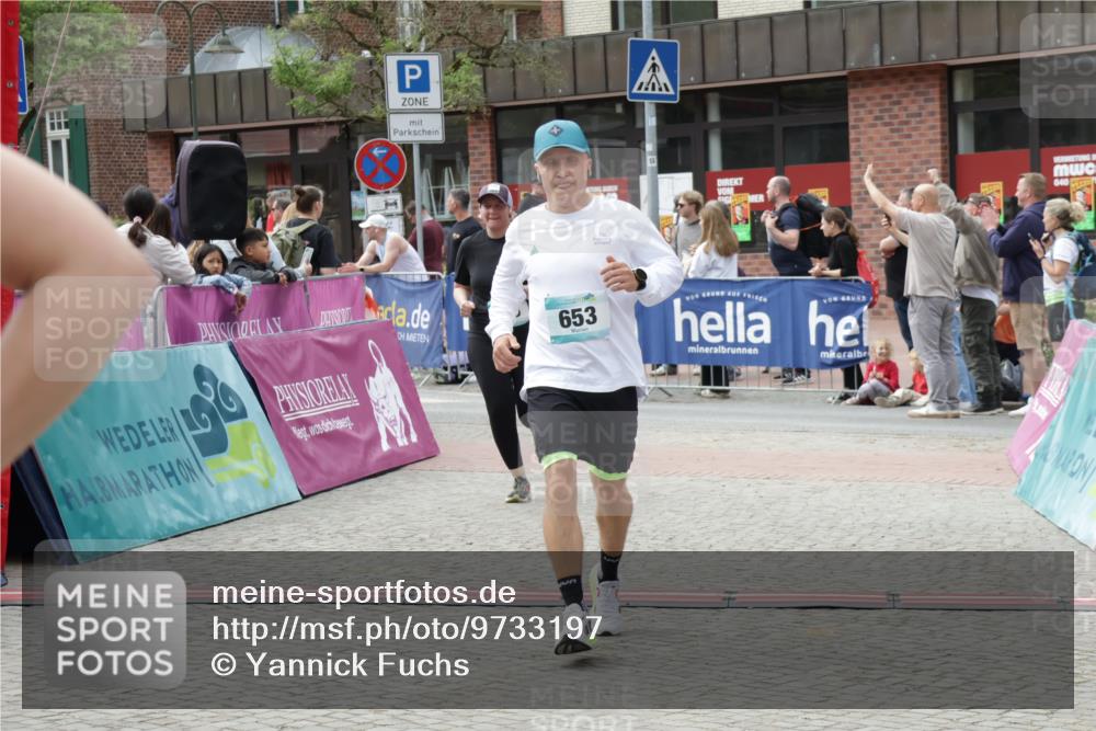 10.05.2026 - 8. Wedeler Halbmarathon Yannick Fuchs http://msf.ph/oto/9733197 10.05.2026 11:48:46 Ziel 496, 653, 916 meine-sportfotos.de