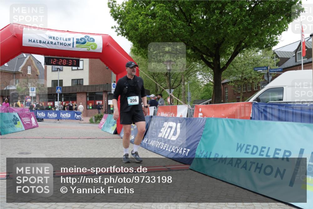 10.05.2026 - 8. Wedeler Halbmarathon Yannick Fuchs http://msf.ph/oto/9733198 10.05.2026 12:28:35 Ziel 206, 210, 578 meine-sportfotos.de