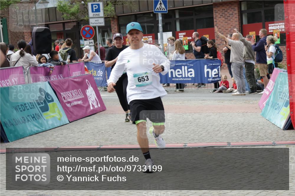 10.05.2026 - 8. Wedeler Halbmarathon Yannick Fuchs http://msf.ph/oto/9733199 10.05.2026 11:48:46 Ziel 496, 653, 916 meine-sportfotos.de