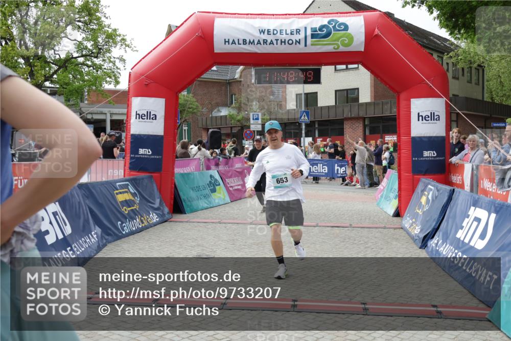 10.05.2026 - 8. Wedeler Halbmarathon Yannick Fuchs http://msf.ph/oto/9733207 10.05.2026 11:48:47 Ziel 496, 653, 743 meine-sportfotos.de