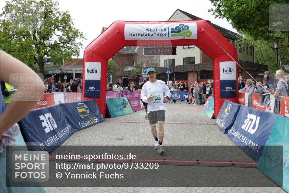 10.05.2026 - 8. Wedeler Halbmarathon Yannick Fuchs http://msf.ph/oto/9733209 10.05.2026 11:48:47 Ziel 496, 653, 743 meine-sportfotos.de