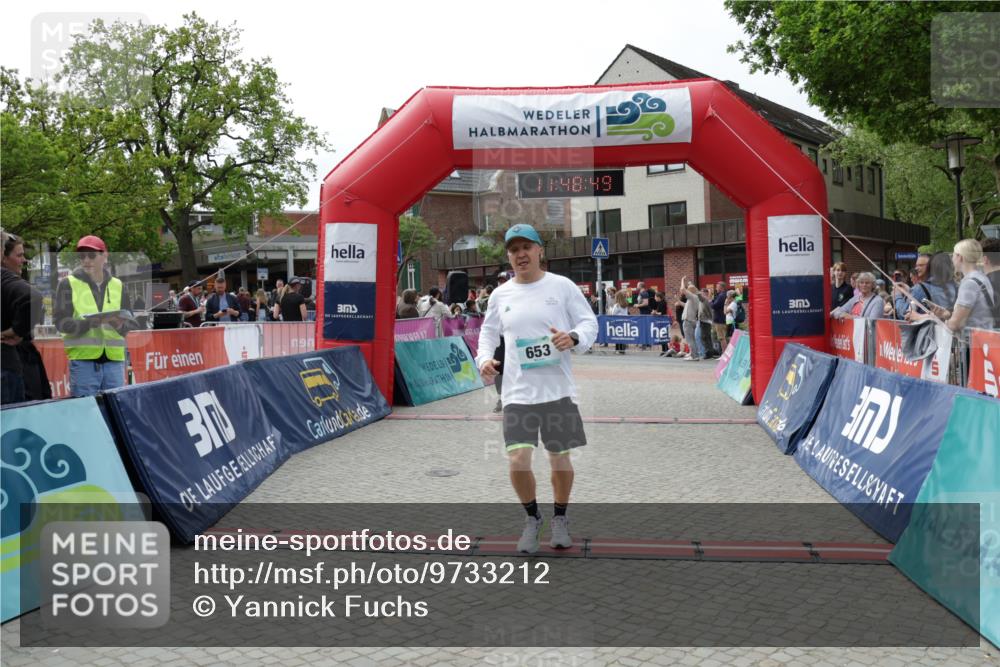 10.05.2026 - 8. Wedeler Halbmarathon Yannick Fuchs http://msf.ph/oto/9733212 10.05.2026 11:48:47 Ziel 496, 653, 743 meine-sportfotos.de