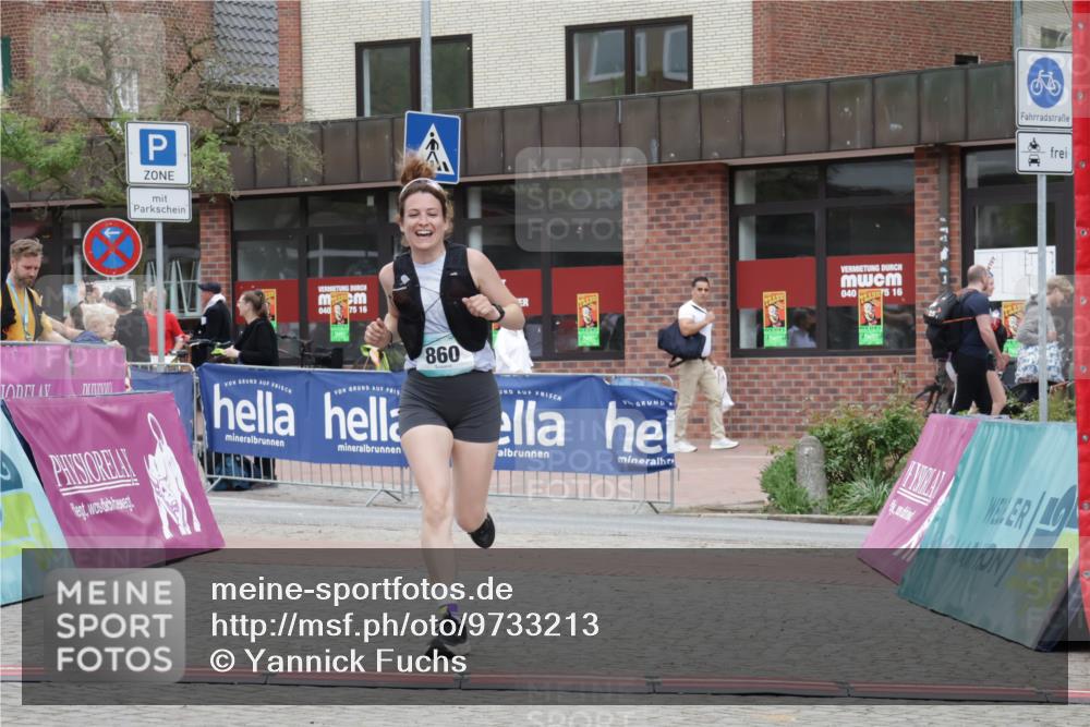 10.05.2026 - 8. Wedeler Halbmarathon Yannick Fuchs http://msf.ph/oto/9733213 10.05.2026 12:28:46 Ziel 860 meine-sportfotos.de