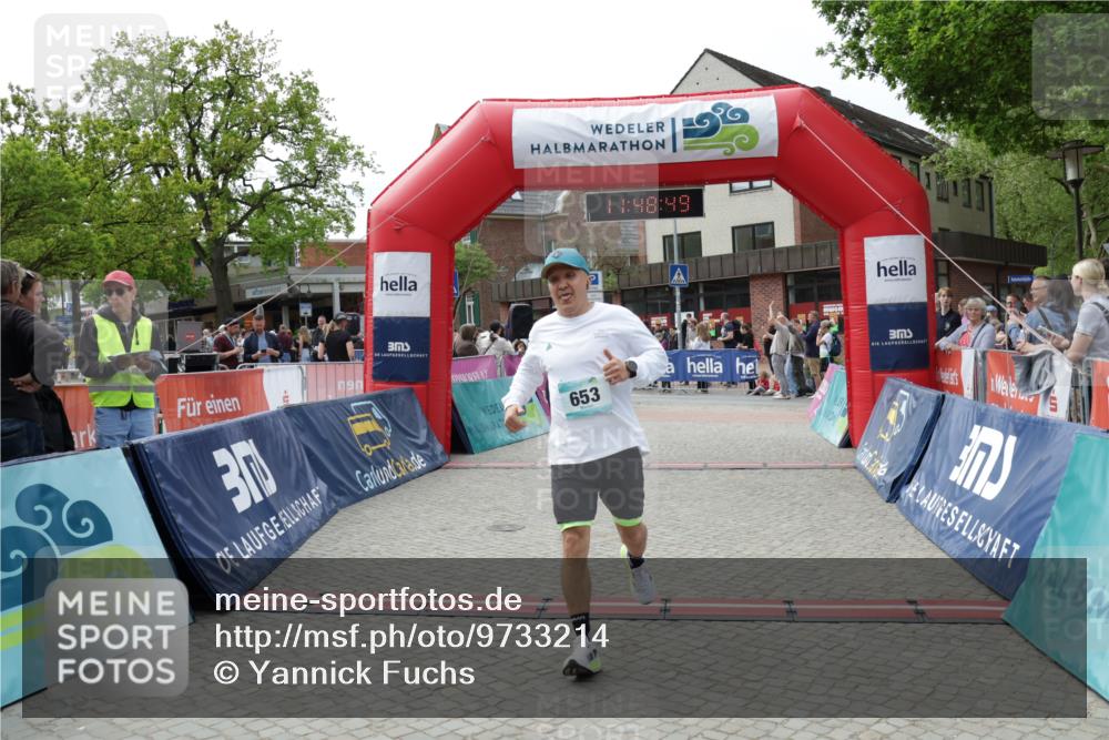 10.05.2026 - 8. Wedeler Halbmarathon Yannick Fuchs http://msf.ph/oto/9733214 10.05.2026 11:48:47 Ziel 496, 653, 743 meine-sportfotos.de