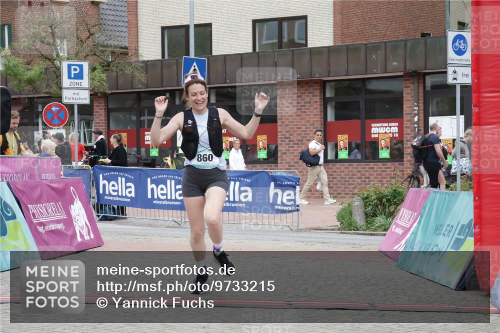 10.05.2026 - 8. Wedeler Halbmarathon Yannick Fuchs http://msf.ph/oto/9733215 10.05.2026 12:28:46 Ziel 860 meine-sportfotos.de