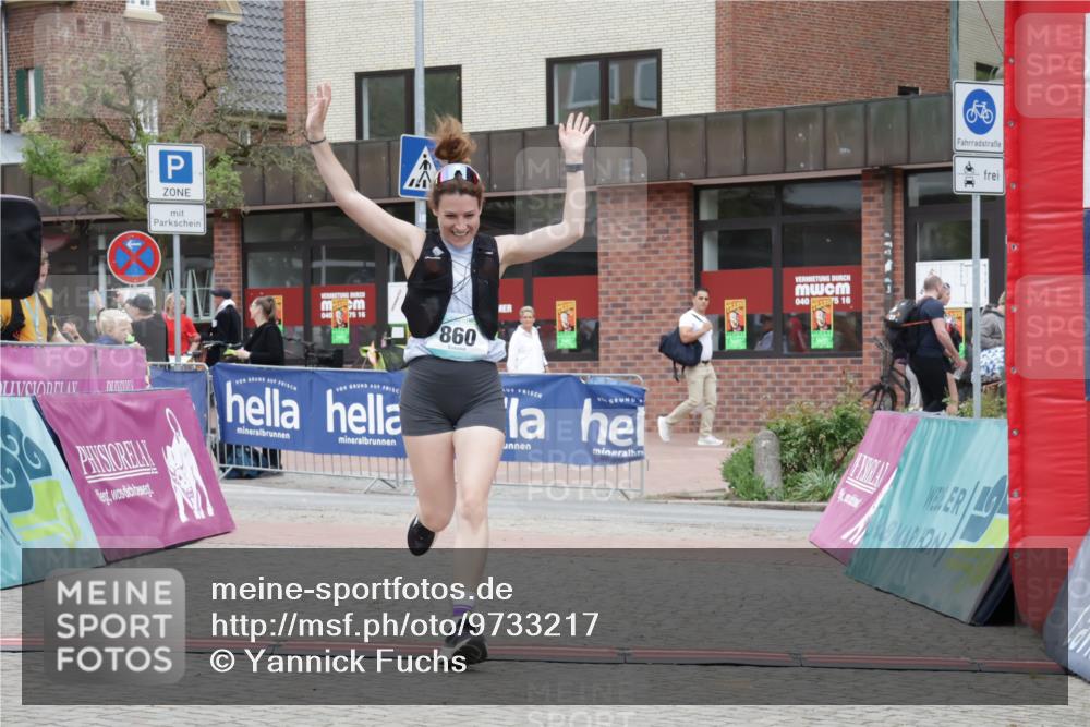 10.05.2026 - 8. Wedeler Halbmarathon Yannick Fuchs http://msf.ph/oto/9733217 10.05.2026 12:28:46 Ziel 860 meine-sportfotos.de