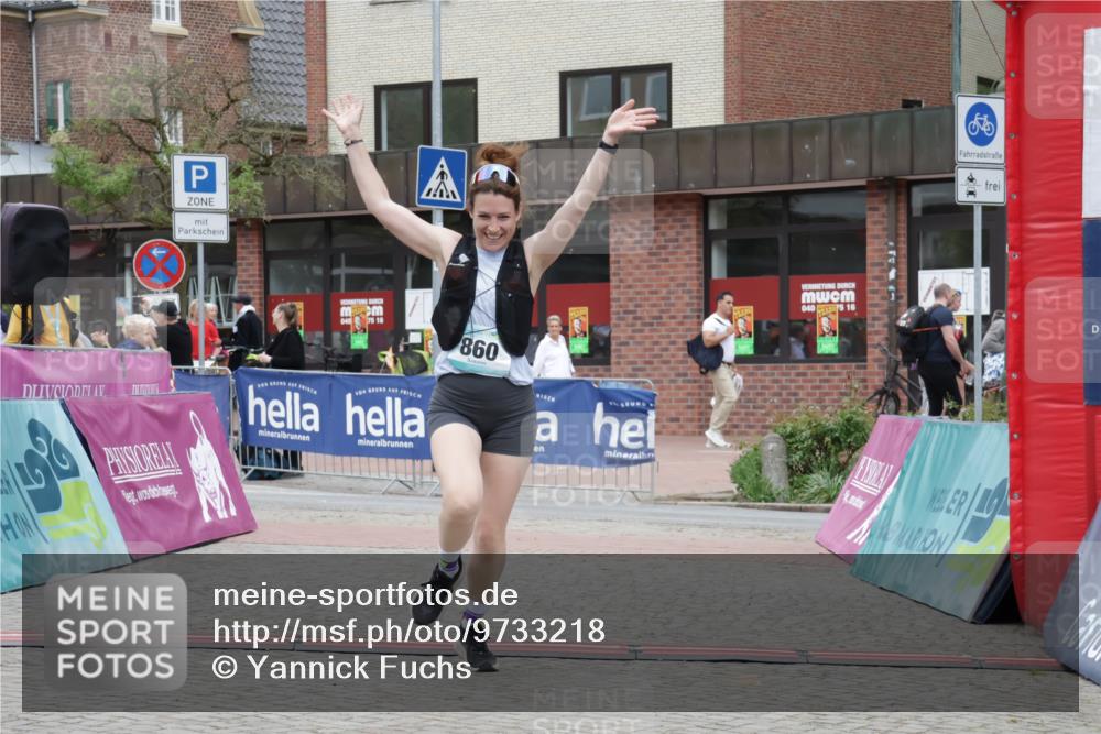 10.05.2026 - 8. Wedeler Halbmarathon Yannick Fuchs http://msf.ph/oto/9733218 10.05.2026 12:28:47 Ziel 860 meine-sportfotos.de