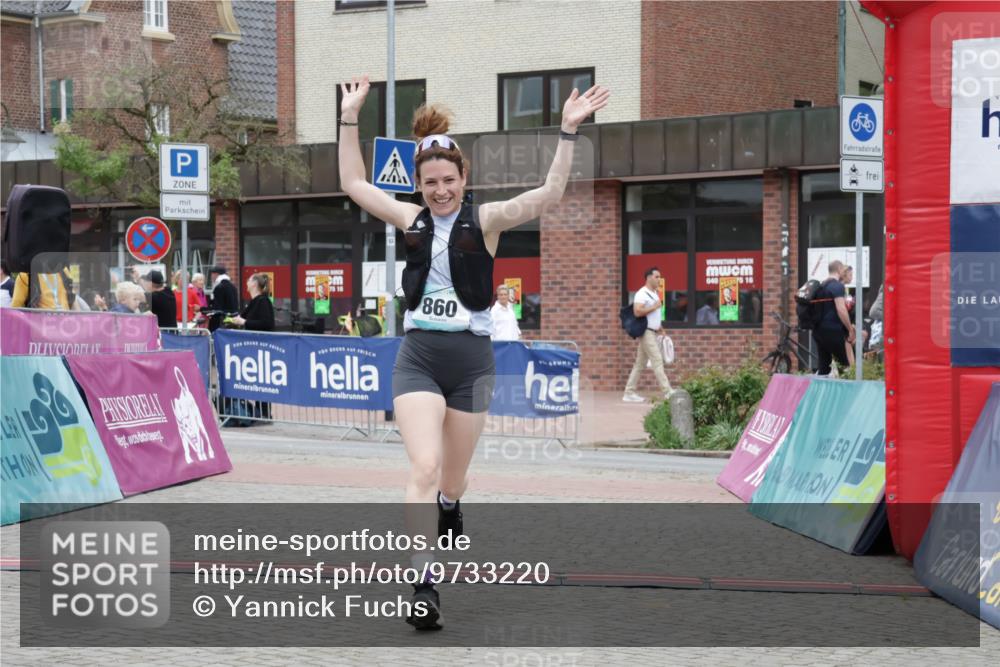 10.05.2026 - 8. Wedeler Halbmarathon Yannick Fuchs http://msf.ph/oto/9733220 10.05.2026 12:28:47 Ziel 860 meine-sportfotos.de