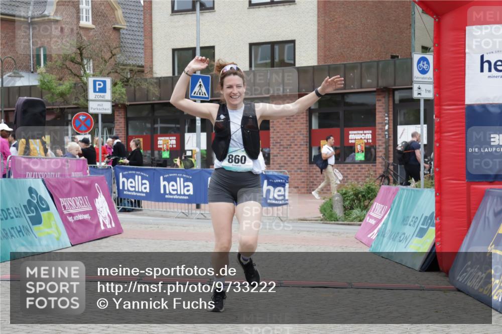 10.05.2026 - 8. Wedeler Halbmarathon Yannick Fuchs http://msf.ph/oto/9733222 10.05.2026 12:28:47 Ziel 860 meine-sportfotos.de