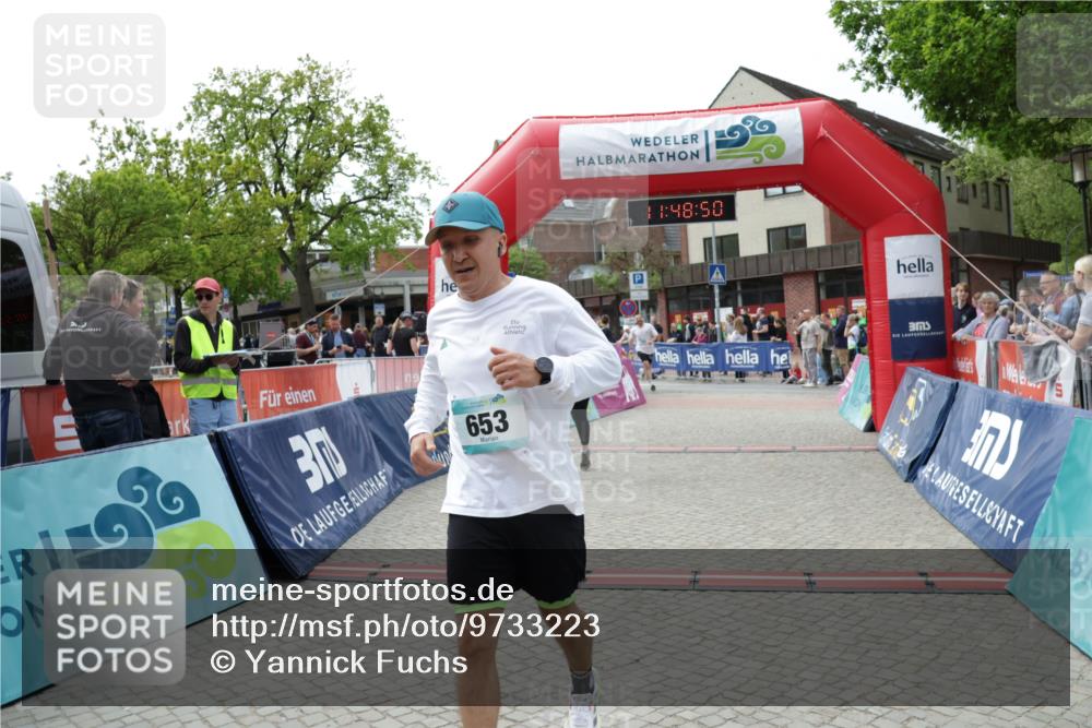 10.05.2026 - 8. Wedeler Halbmarathon Yannick Fuchs http://msf.ph/oto/9733223 10.05.2026 11:48:48 Ziel 496, 653, 743 meine-sportfotos.de