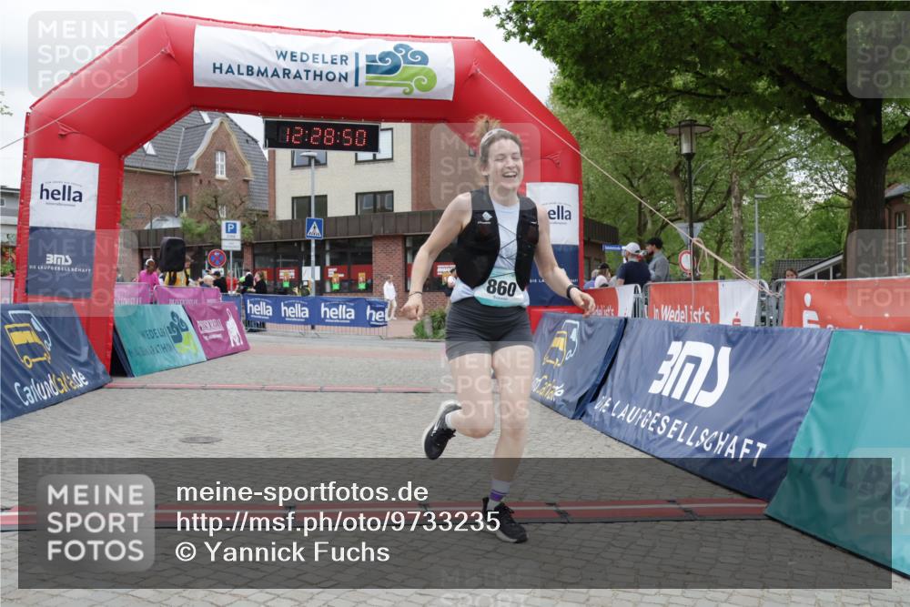 10.05.2026 - 8. Wedeler Halbmarathon Yannick Fuchs http://msf.ph/oto/9733235 10.05.2026 12:28:48 Ziel 860 meine-sportfotos.de