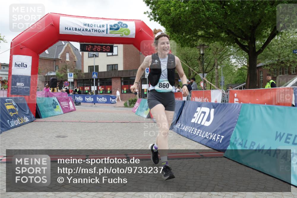 10.05.2026 - 8. Wedeler Halbmarathon Yannick Fuchs http://msf.ph/oto/9733237 10.05.2026 12:28:48 Ziel 860 meine-sportfotos.de