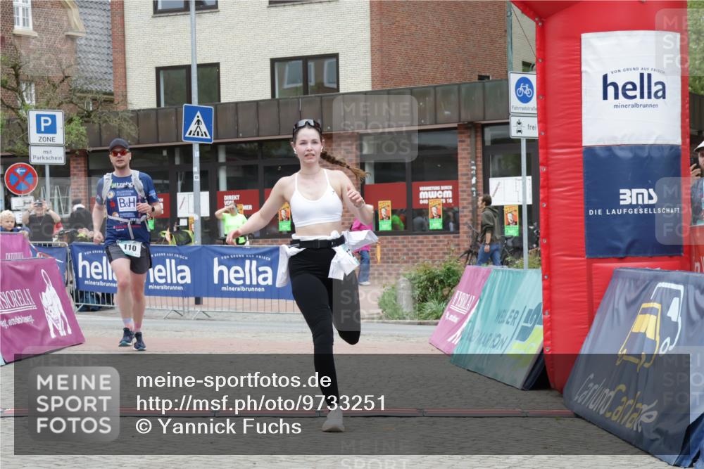 10.05.2026 - 8. Wedeler Halbmarathon Yannick Fuchs http://msf.ph/oto/9733251 10.05.2026 12:28:55 Ziel 110, 576 meine-sportfotos.de