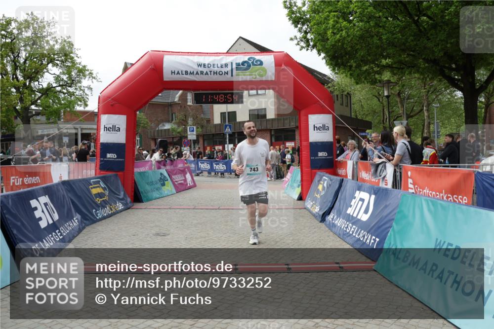 10.05.2026 - 8. Wedeler Halbmarathon Yannick Fuchs http://msf.ph/oto/9733252 10.05.2026 11:48:52 Ziel 496, 653, 743 meine-sportfotos.de