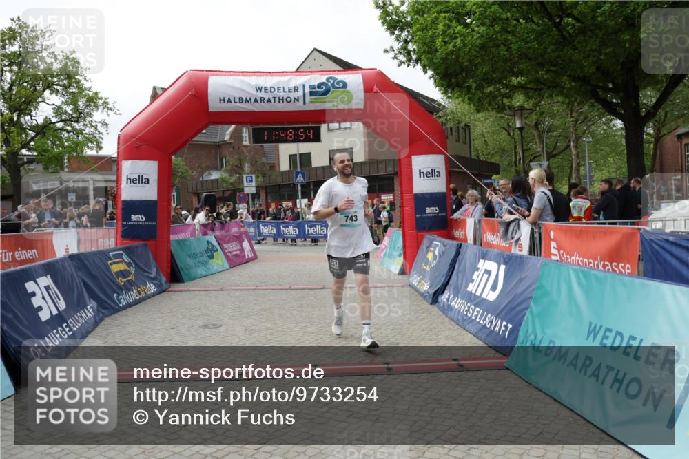 10.05.2026 - 8. Wedeler Halbmarathon Yannick Fuchs http://msf.ph/oto/9733254 10.05.2026 11:48:52 Ziel 496, 653, 743 meine-sportfotos.de