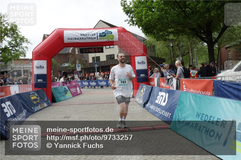 10.05.2026 - 8. Wedeler Halbmarathon Yannick Fuchs http://msf.ph/oto/9733257 10.05.2026 11:48:53 Ziel 496, 743 meine-sportfotos.de