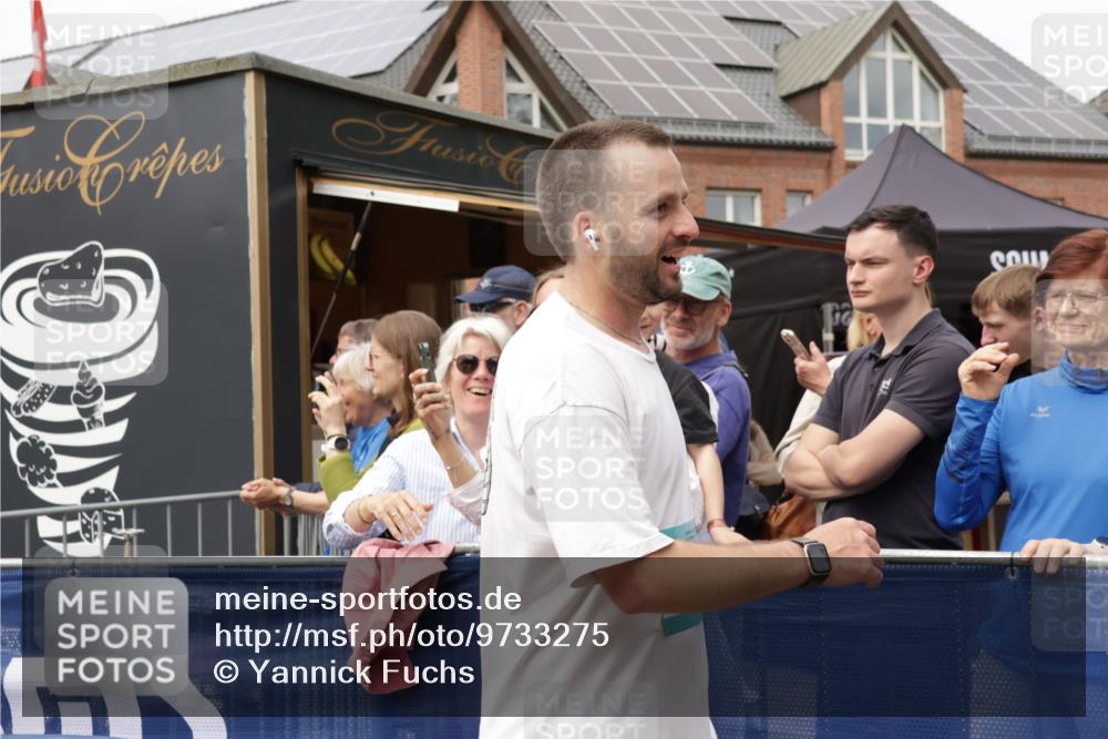 10.05.2026 - 8. Wedeler Halbmarathon Yannick Fuchs http://msf.ph/oto/9733275 10.05.2026 11:48:55 Ziel 743, 1017 meine-sportfotos.de