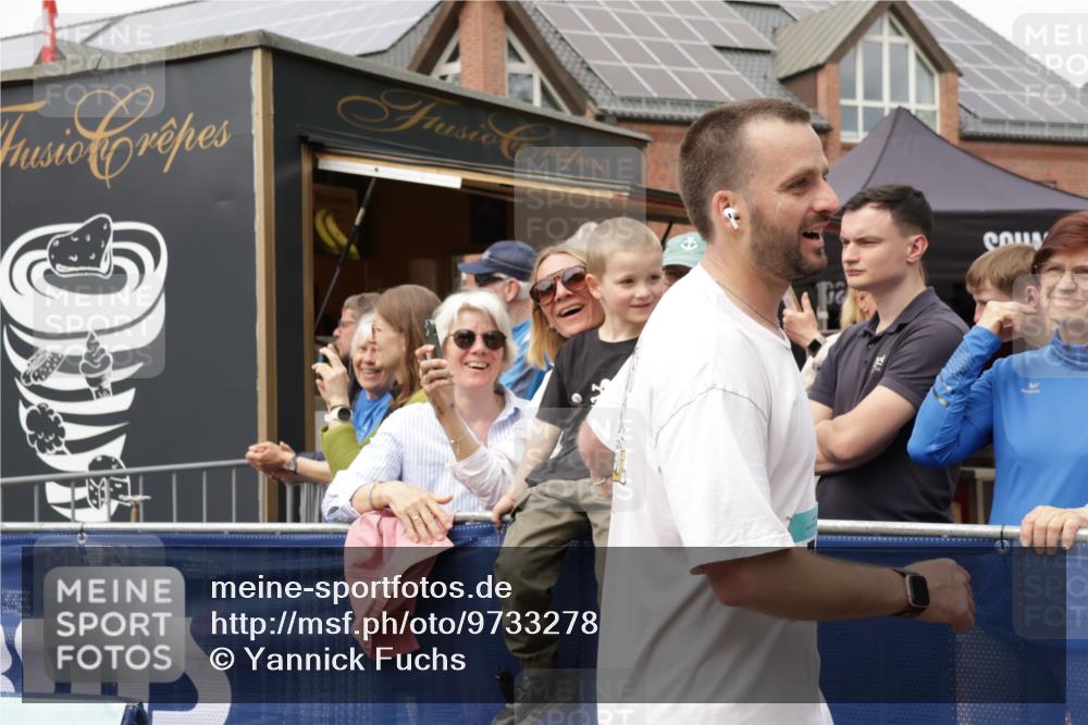 10.05.2026 - 8. Wedeler Halbmarathon Yannick Fuchs http://msf.ph/oto/9733278 10.05.2026 11:48:55 Ziel 743, 1017 meine-sportfotos.de