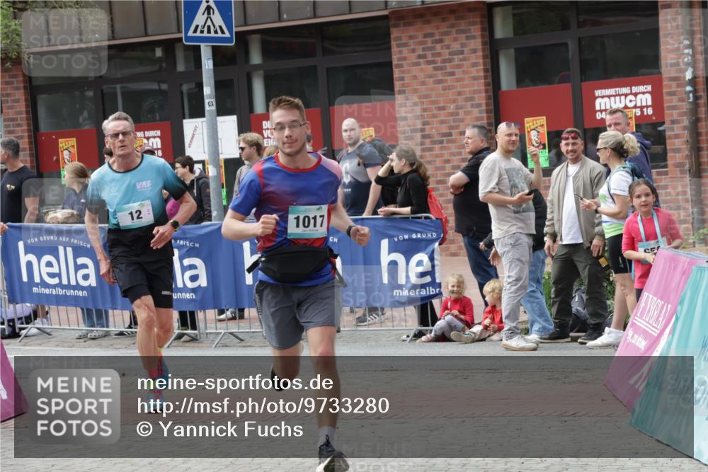10.05.2026 - 8. Wedeler Halbmarathon Yannick Fuchs http://msf.ph/oto/9733280 10.05.2026 11:48:58 Ziel 12, 811, 1017 meine-sportfotos.de