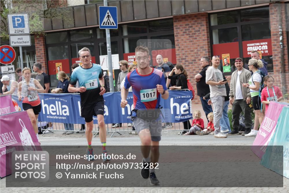 10.05.2026 - 8. Wedeler Halbmarathon Yannick Fuchs http://msf.ph/oto/9733282 10.05.2026 11:48:58 Ziel 12, 811, 1017 meine-sportfotos.de