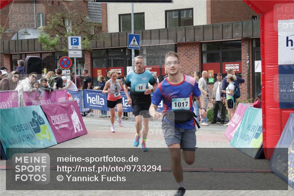 10.05.2026 - 8. Wedeler Halbmarathon Yannick Fuchs http://msf.ph/oto/9733294 10.05.2026 11:48:59 Ziel 12, 811, 1017 meine-sportfotos.de