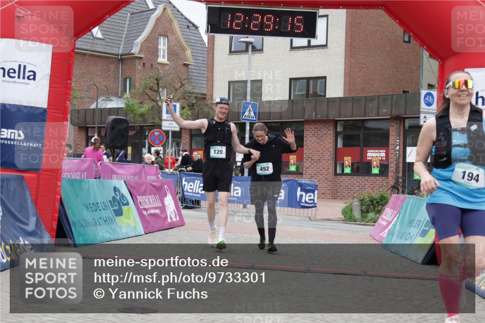 10.05.2026 - 8. Wedeler Halbmarathon Yannick Fuchs http://msf.ph/oto/9733301 10.05.2026 12:29:13 Ziel 120, 194, 492 meine-sportfotos.de