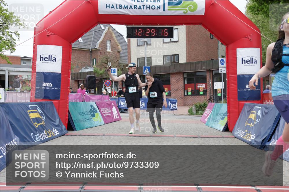 10.05.2026 - 8. Wedeler Halbmarathon Yannick Fuchs http://msf.ph/oto/9733309 10.05.2026 12:29:14 Ziel 120, 194, 492 meine-sportfotos.de