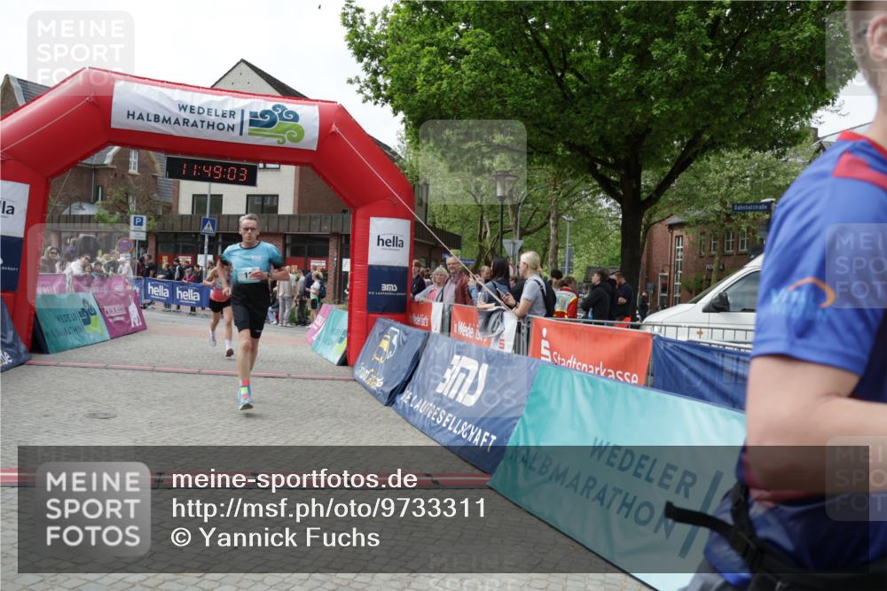 10.05.2026 - 8. Wedeler Halbmarathon Yannick Fuchs http://msf.ph/oto/9733311 10.05.2026 11:49:01 Ziel 12, 666, 811, 1017 meine-sportfotos.de