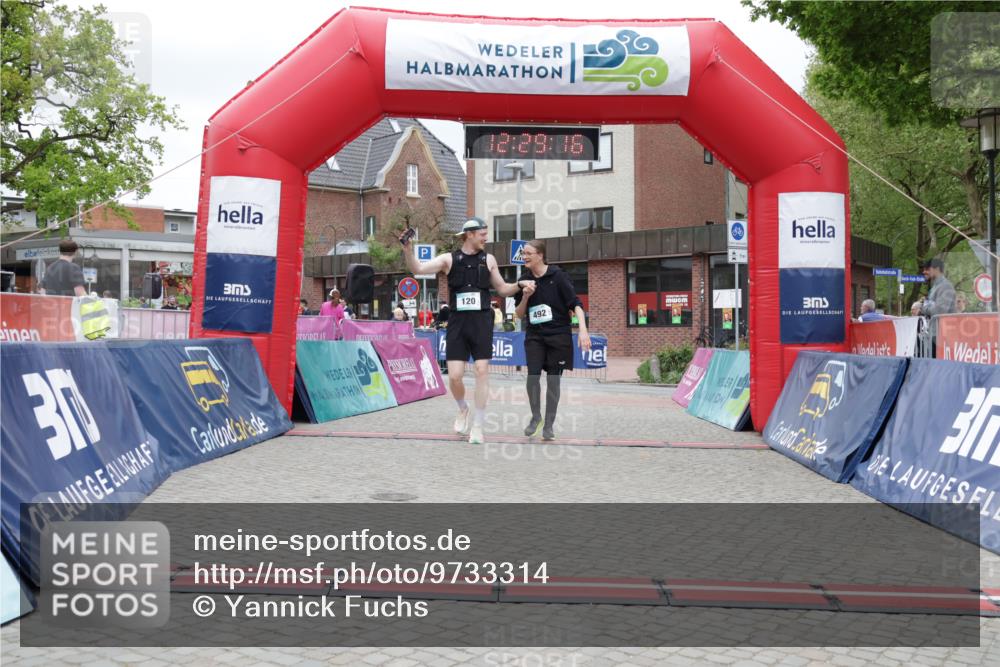 10.05.2026 - 8. Wedeler Halbmarathon Yannick Fuchs http://msf.ph/oto/9733314 10.05.2026 12:29:14 Ziel 120, 194, 492 meine-sportfotos.de