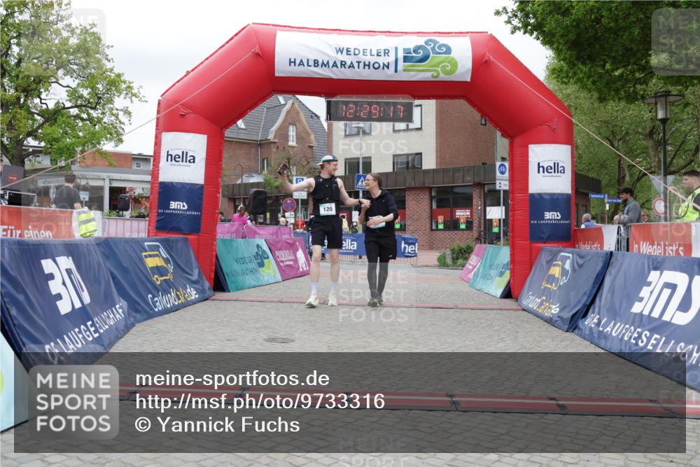 10.05.2026 - 8. Wedeler Halbmarathon Yannick Fuchs http://msf.ph/oto/9733316 10.05.2026 12:29:15 Ziel 120, 194, 492 meine-sportfotos.de