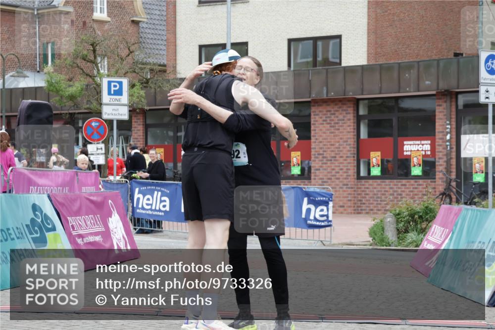 10.05.2026 - 8. Wedeler Halbmarathon Yannick Fuchs http://msf.ph/oto/9733326 10.05.2026 12:29:16 Ziel 120, 194, 492 meine-sportfotos.de