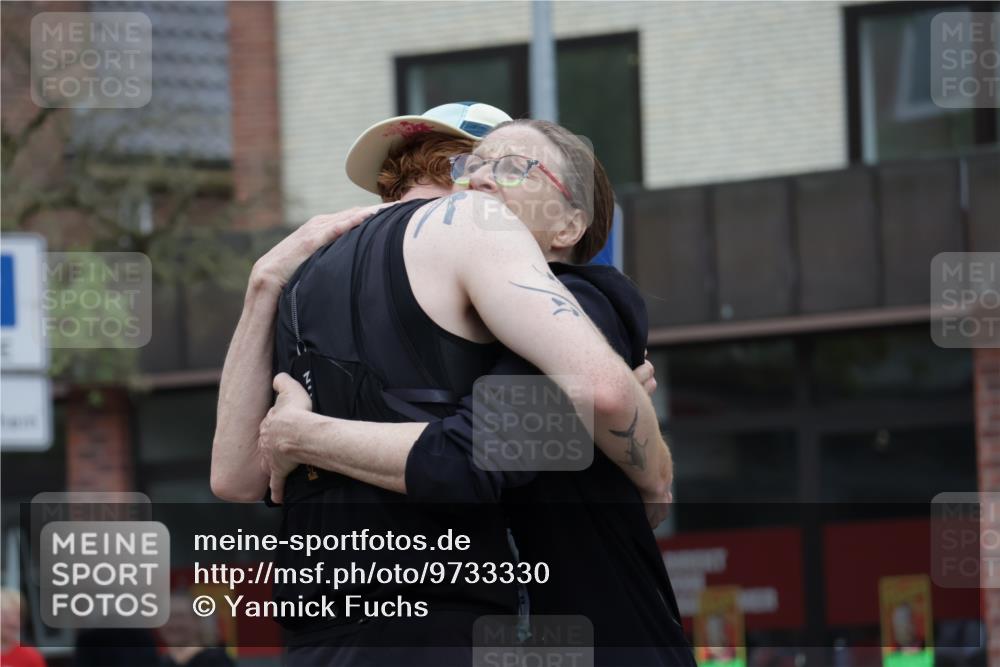 10.05.2026 - 8. Wedeler Halbmarathon Yannick Fuchs http://msf.ph/oto/9733330 10.05.2026 12:29:18 Ziel 120, 194, 492, 2167 meine-sportfotos.de