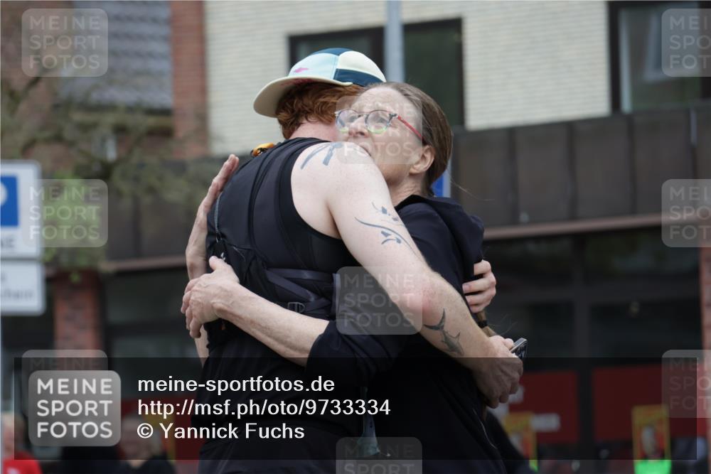 10.05.2026 - 8. Wedeler Halbmarathon Yannick Fuchs http://msf.ph/oto/9733334 10.05.2026 12:29:18 Ziel 120, 194, 492, 2167 meine-sportfotos.de