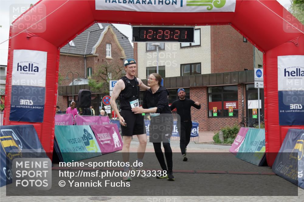 10.05.2026 - 8. Wedeler Halbmarathon Yannick Fuchs http://msf.ph/oto/9733338 10.05.2026 12:29:19 Ziel 120, 492, 2167 meine-sportfotos.de