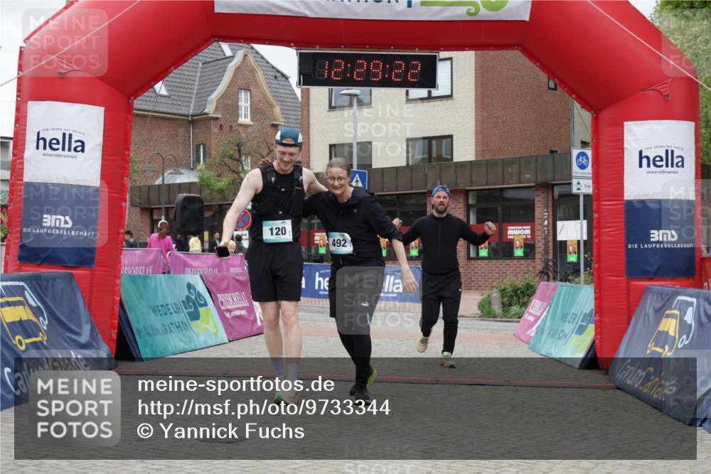 10.05.2026 - 8. Wedeler Halbmarathon Yannick Fuchs http://msf.ph/oto/9733344 10.05.2026 12:29:20 Ziel 120, 492, 2167 meine-sportfotos.de