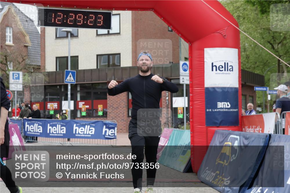 10.05.2026 - 8. Wedeler Halbmarathon Yannick Fuchs http://msf.ph/oto/9733356 10.05.2026 12:29:22 Ziel 2167 meine-sportfotos.de