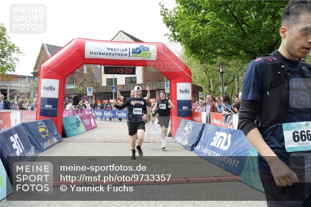 10.05.2026 - 8. Wedeler Halbmarathon Yannick Fuchs http://msf.ph/oto/9733357 10.05.2026 11:49:07 Ziel 666, 811, 2002, 2004, 2078 meine-sportfotos.de