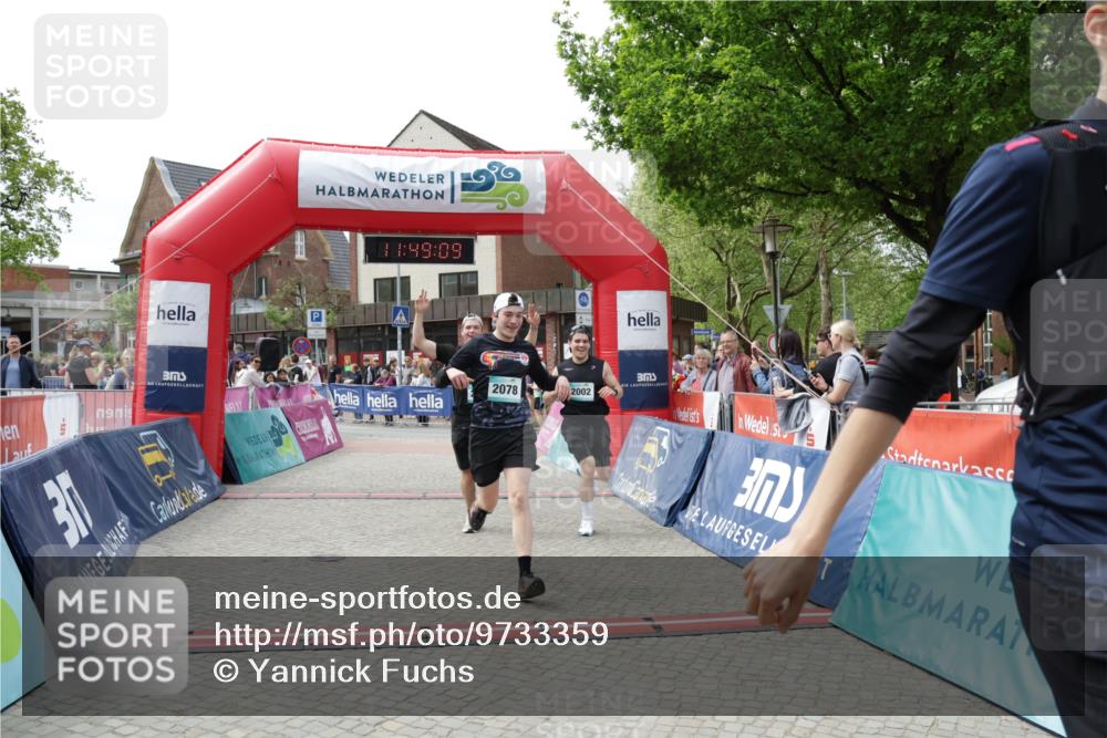 10.05.2026 - 8. Wedeler Halbmarathon Yannick Fuchs http://msf.ph/oto/9733359 10.05.2026 11:49:07 Ziel 666, 811, 2002, 2004, 2078 meine-sportfotos.de