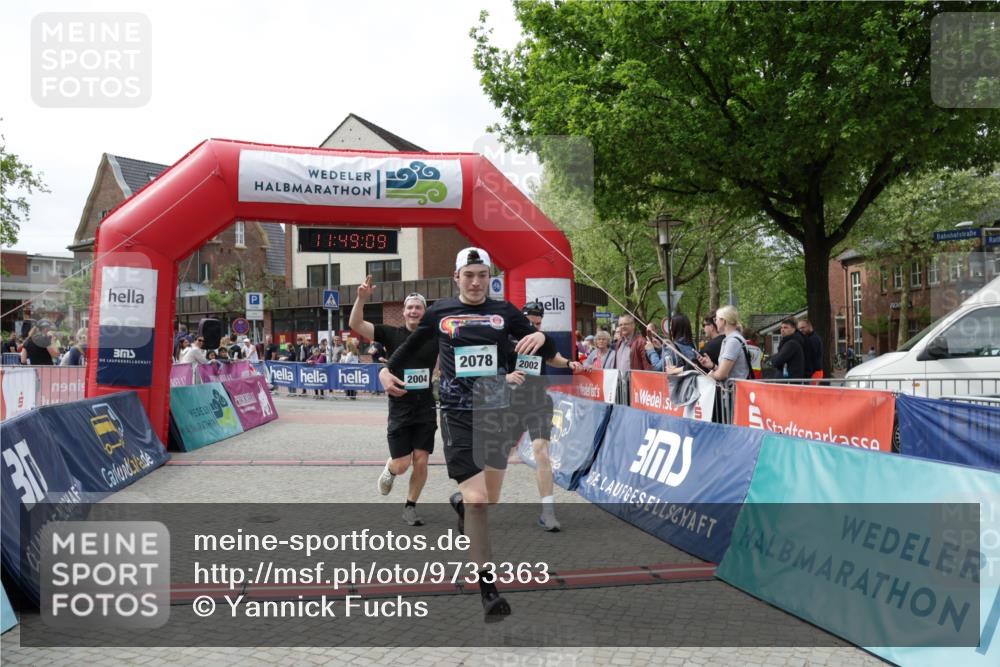 10.05.2026 - 8. Wedeler Halbmarathon Yannick Fuchs http://msf.ph/oto/9733363 10.05.2026 11:49:08 Ziel 666, 2002, 2004, 2078 meine-sportfotos.de