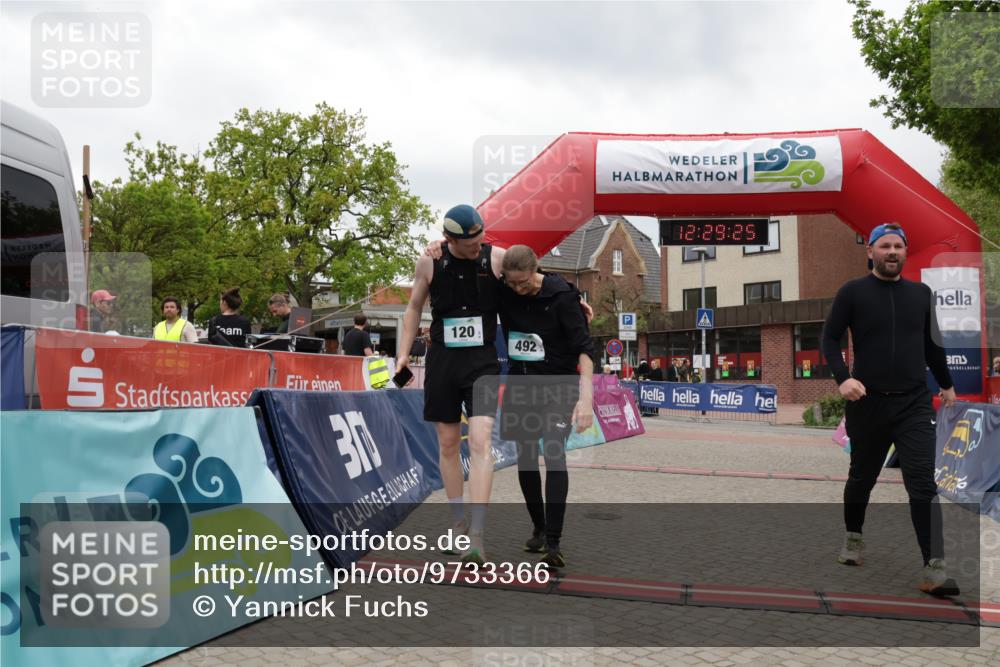 10.05.2026 - 8. Wedeler Halbmarathon Yannick Fuchs http://msf.ph/oto/9733366 10.05.2026 12:29:23 Ziel 2167 meine-sportfotos.de
