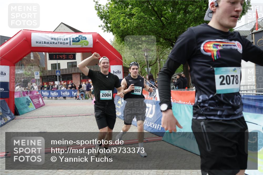 10.05.2026 - 8. Wedeler Halbmarathon Yannick Fuchs http://msf.ph/oto/9733373 10.05.2026 11:49:08 Ziel 666, 2002, 2004, 2078 meine-sportfotos.de