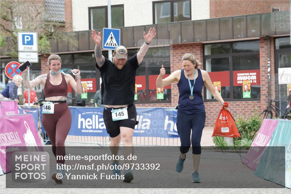 10.05.2026 - 8. Wedeler Halbmarathon Yannick Fuchs http://msf.ph/oto/9733392 10.05.2026 12:29:30 Ziel 145 meine-sportfotos.de