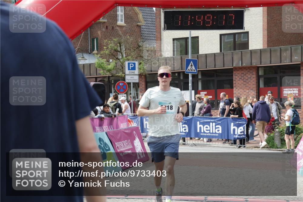 10.05.2026 - 8. Wedeler Halbmarathon Yannick Fuchs http://msf.ph/oto/9733403 10.05.2026 11:49:15 Ziel 2218 meine-sportfotos.de