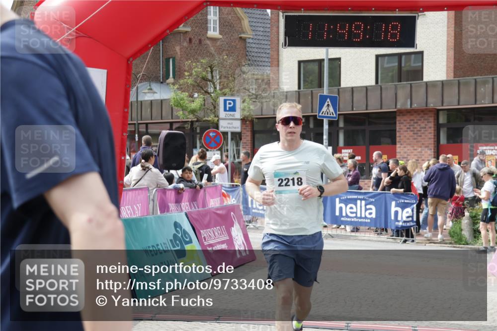 10.05.2026 - 8. Wedeler Halbmarathon Yannick Fuchs http://msf.ph/oto/9733408 10.05.2026 11:49:16 Ziel 2218 meine-sportfotos.de