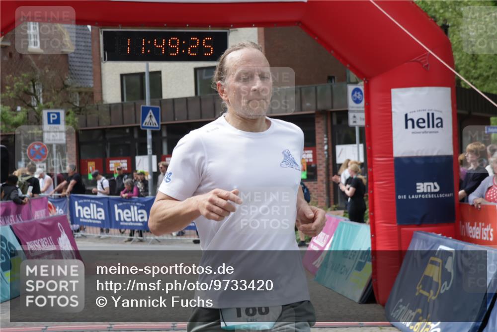 10.05.2026 - 8. Wedeler Halbmarathon Yannick Fuchs http://msf.ph/oto/9733420 10.05.2026 11:49:23 Ziel 188 meine-sportfotos.de