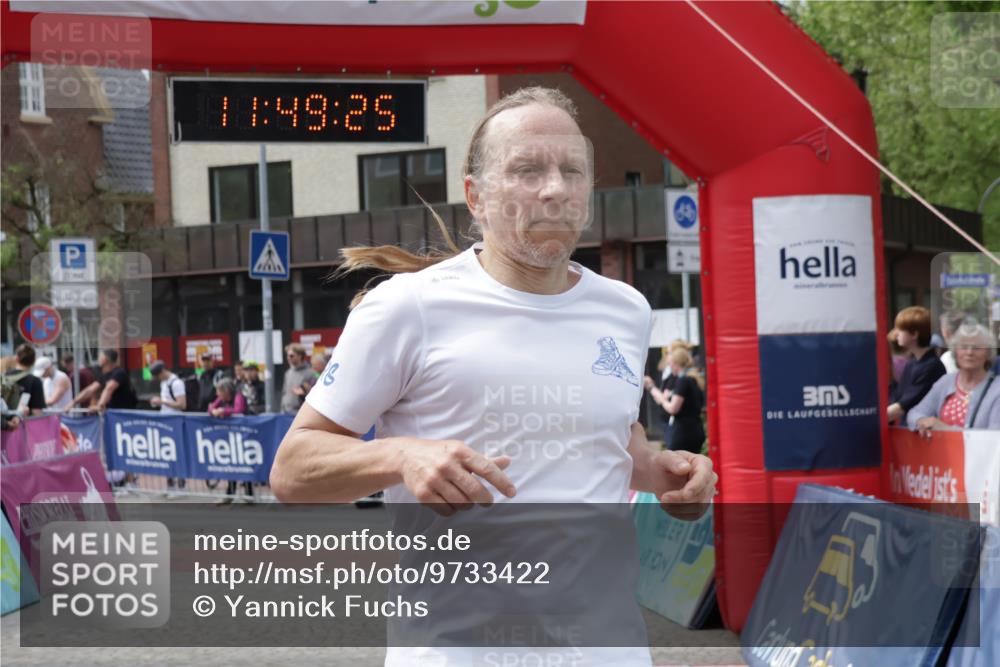 10.05.2026 - 8. Wedeler Halbmarathon Yannick Fuchs http://msf.ph/oto/9733422 10.05.2026 11:49:23 Ziel 188 meine-sportfotos.de