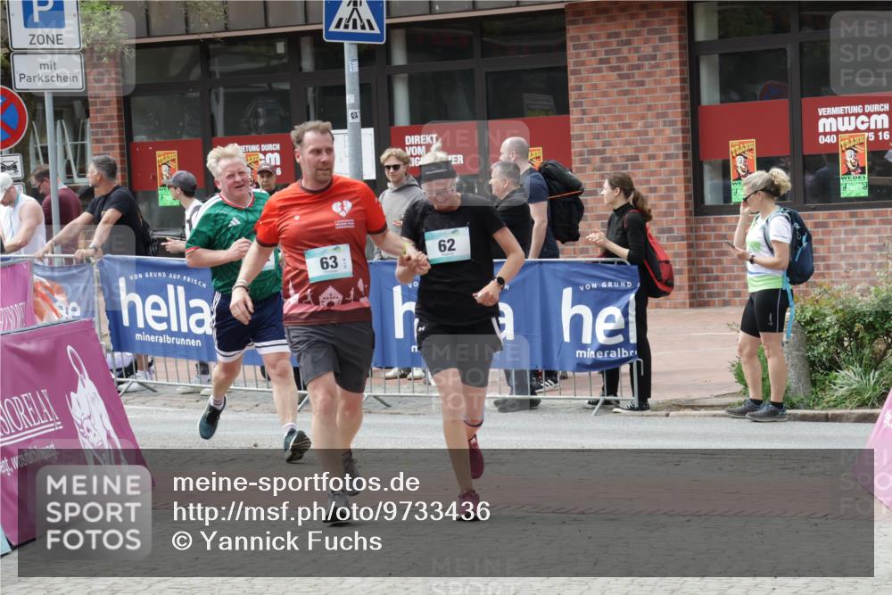 10.05.2026 - 8. Wedeler Halbmarathon Yannick Fuchs http://msf.ph/oto/9733436 10.05.2026 11:49:26 Ziel 62, 63, 188, 432 meine-sportfotos.de