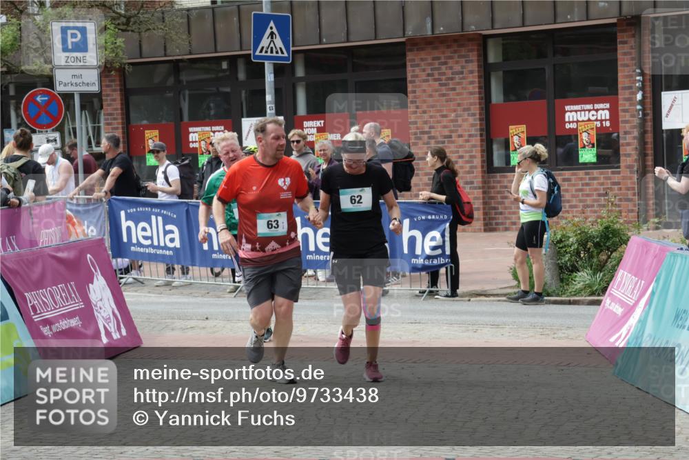 10.05.2026 - 8. Wedeler Halbmarathon Yannick Fuchs http://msf.ph/oto/9733438 10.05.2026 11:49:27 Ziel 62, 63, 188, 432 meine-sportfotos.de